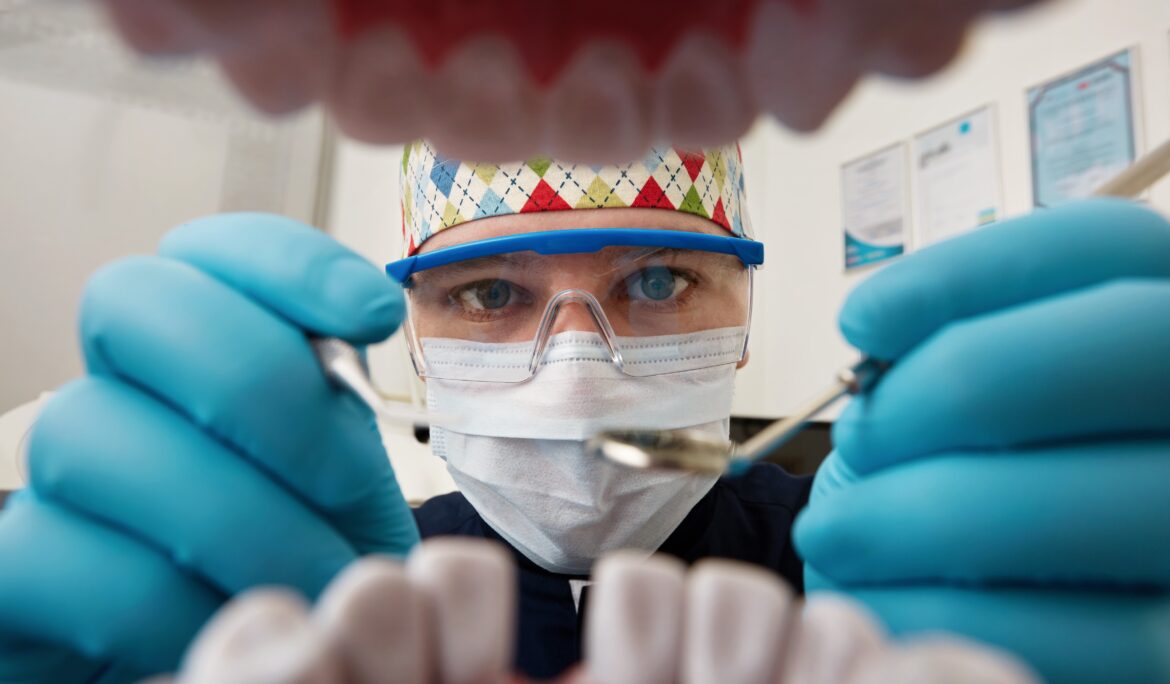 Dental implant procedure cost India